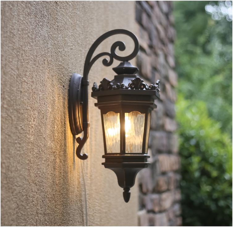 Mount Sconce Black Metal Outdoor Classical Wall Light Fixtures med Clear Glass